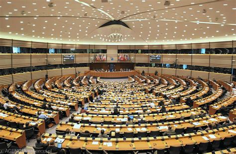 ile trwa kadencja europarlamentu
